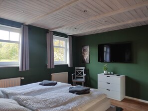 5 slaapkamers, reisbedje, wifi, beddengoed