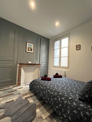 1 habitación, tabla de planchar con plancha, wifi y ropa de cama 