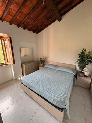 2 habitaciones, acceso a internet y ropa de cama