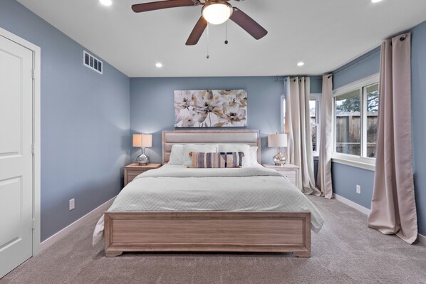 3 عدّة غرف نوم ومكواة/لوح كي وواي فاي مجانًا وملاءات أسرّة