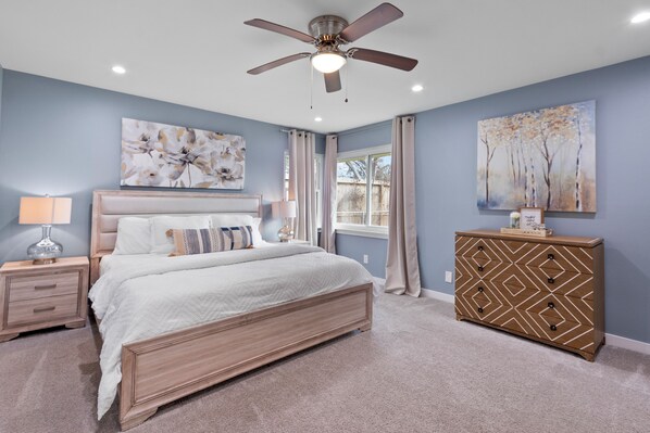 3 bedrooms, iron/ironing board, free WiFi, bed sheets - Rustic Modern Spacious home/near Nrg, Downtown, meyerland plaza (Houston)