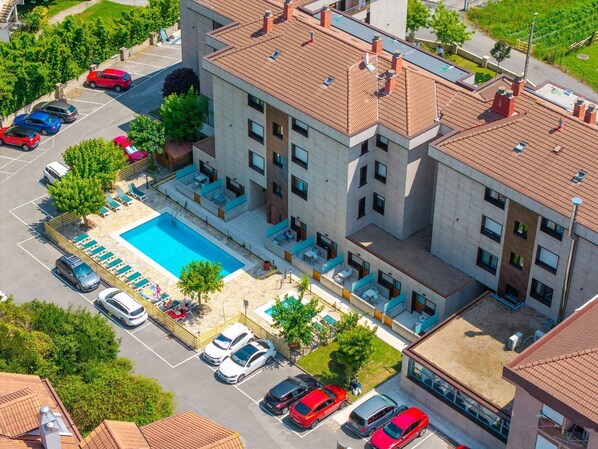 المنشأة من الخارج