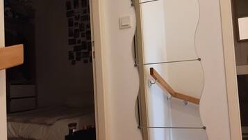 2 slaapkamers, een strijkplank/strijkijzer, wifi, beddengoed