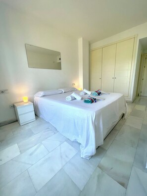 2 bedrooms, iron/ironing board, WiFi, bed sheets