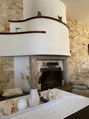 Interior - Cozy house in the center of the village, only 1 km from the first beach. (Villasimius)