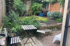 รับประทานอาหารกลางแจ้ง