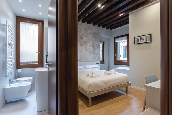 3 Schlafzimmer, Bügeleisen/Bügelbrett, WLAN, Bettwäsche