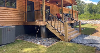 Cabin on Gaston. Fishing, hunting, relaxation in luxury.