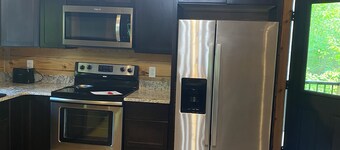 Cabin on Gaston. Fishing, hunting, relaxation in luxury.