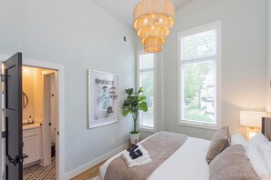 4 habitaciones, tabla de planchar con plancha y wifi gratis 