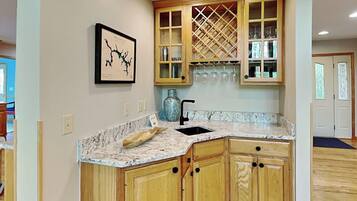 House (6 Bedrooms) | Property amenity