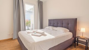 2 chambres, fer et planche à repasser, Wi-Fi gratuit, draps fournis
