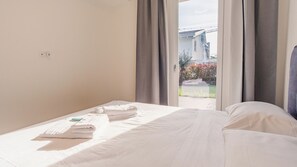 2 bedrooms, iron/ironing board, free WiFi, bed sheets - Rosa dei Venti - Two Bedroom Apartment, Sleeps 6 (Padenghe sul Garda)