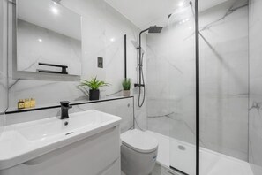 Appartement Deluxe, 2 chambres | Salle de bain