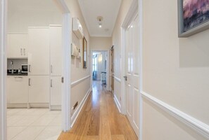 Standard Apartment, 2 Bedrooms | Private kitchen