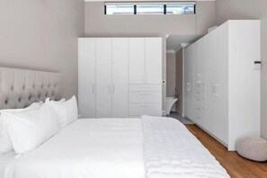 3 bedrooms - Precious Villa - With Uninterrupted Power Supply

 (Cape Town)