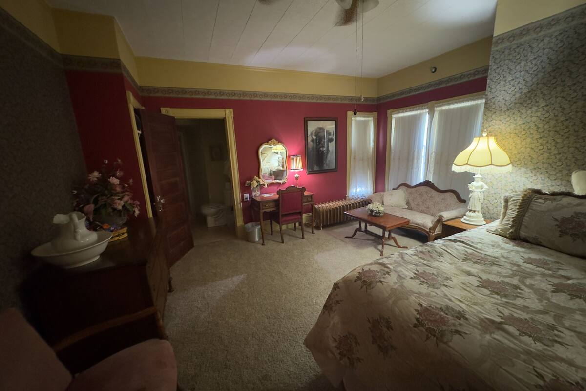 Deluxe Single Room, Non Smoking, Private Bathroom