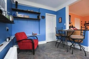 Dining - "Studio C" Downtown with Private parking! (Asheville)