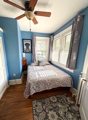 1 chambre, fer et planche à repasser, Wi-Fi gratuit, draps fournis