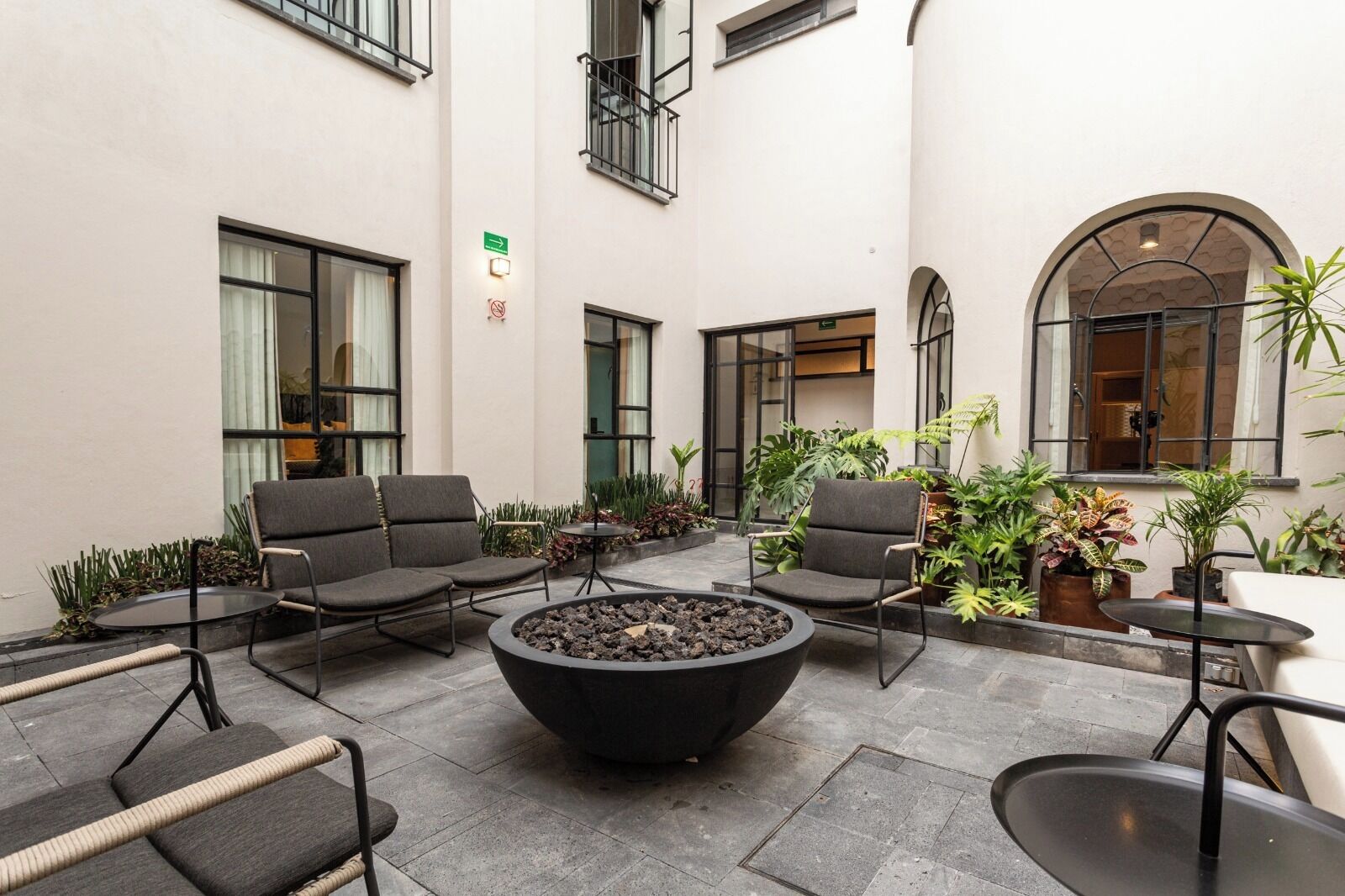 Deluxe Room | Frette Italian sheets, premium bedding, down comforters