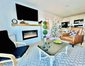 Smart TV y chimenea 