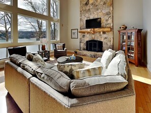 House (5 Bedrooms) | Property amenity