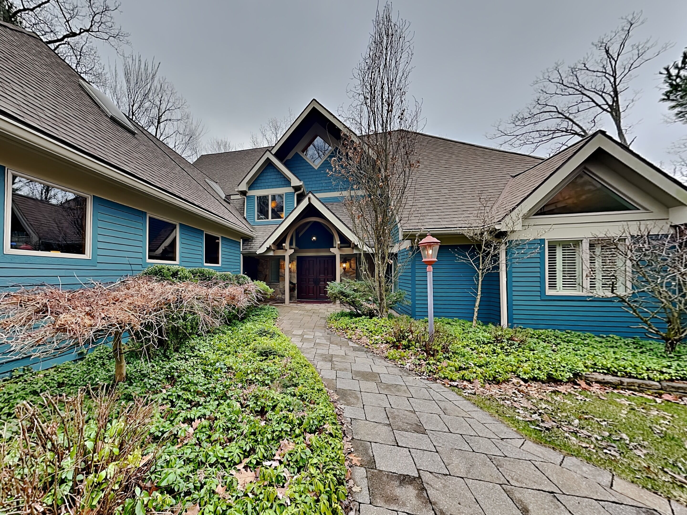 House (5 Bedrooms) | Front of property