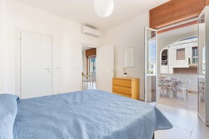 1 Schlafzimmer, Bügeleisen/Bügelbrett
