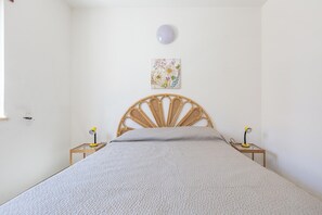 2 Schlafzimmer, Bügeleisen/Bügelbrett