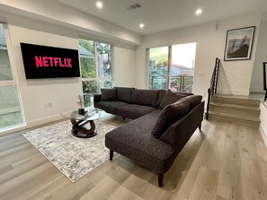 Smart TV - Luxury Gallery Artist Home (Los Angeles)