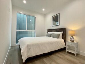 3 bedrooms, desk, iron/ironing board, WiFi