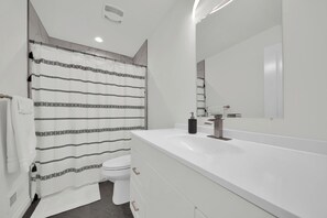 Towels, soap, shampoo, toilet paper