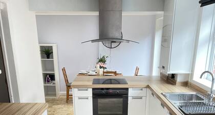 Guests house with garden and 2x car park