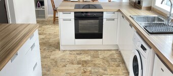 Guests house with garden and 2x car park