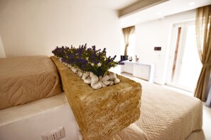 Standard Quadruple Room | Minibar, in-room safe, desk, free WiFi - San Gabriele Relais (Gallipoli)