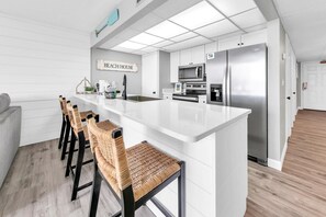 Private kitchen - Edgewater Tower 2-108-gunners Paradise (Panama City Beach)