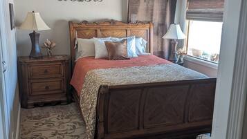 2 habitaciones, escritorio, tabla de planchar con plancha y wifi gratis