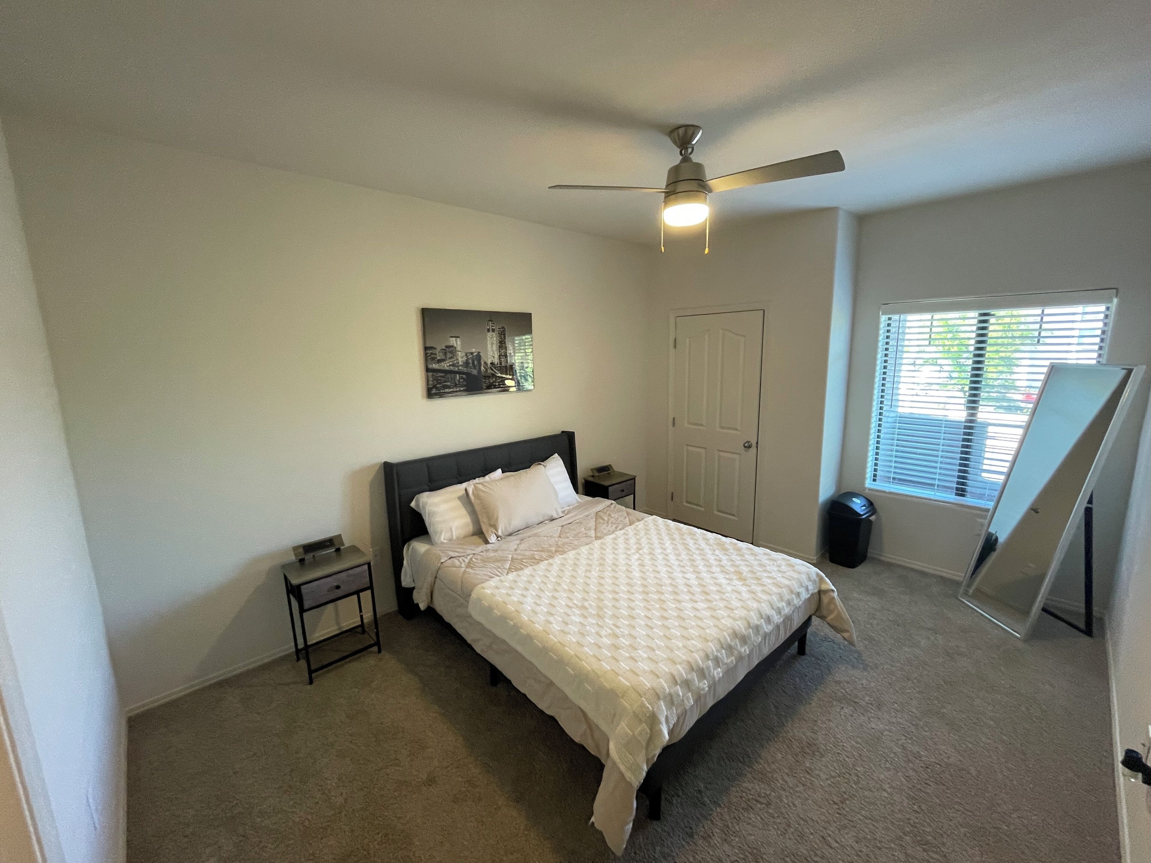 1 habitación, escritorio, wifi gratis y ropa de cama 