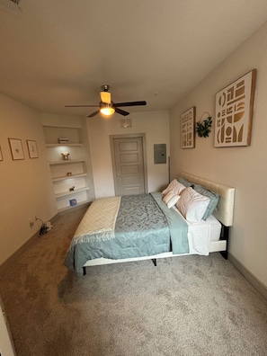 1 bedroom, desk, free WiFi, bed sheets