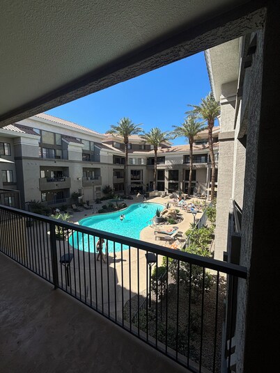 Luxury Condo in Phoenix, AZ - 10min from Sky Harbor, near Everything you need!