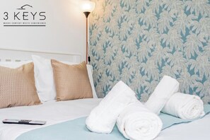 2 chambres, fer et planche à repasser, Wi-Fi, draps fournis