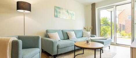 TV, bøker, filmbibliotek og stereoanlegg