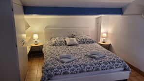 2 bedrooms, desk, iron/ironing board, travel cot