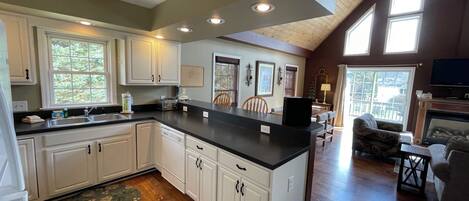 House (5 Bedrooms) | Property amenity