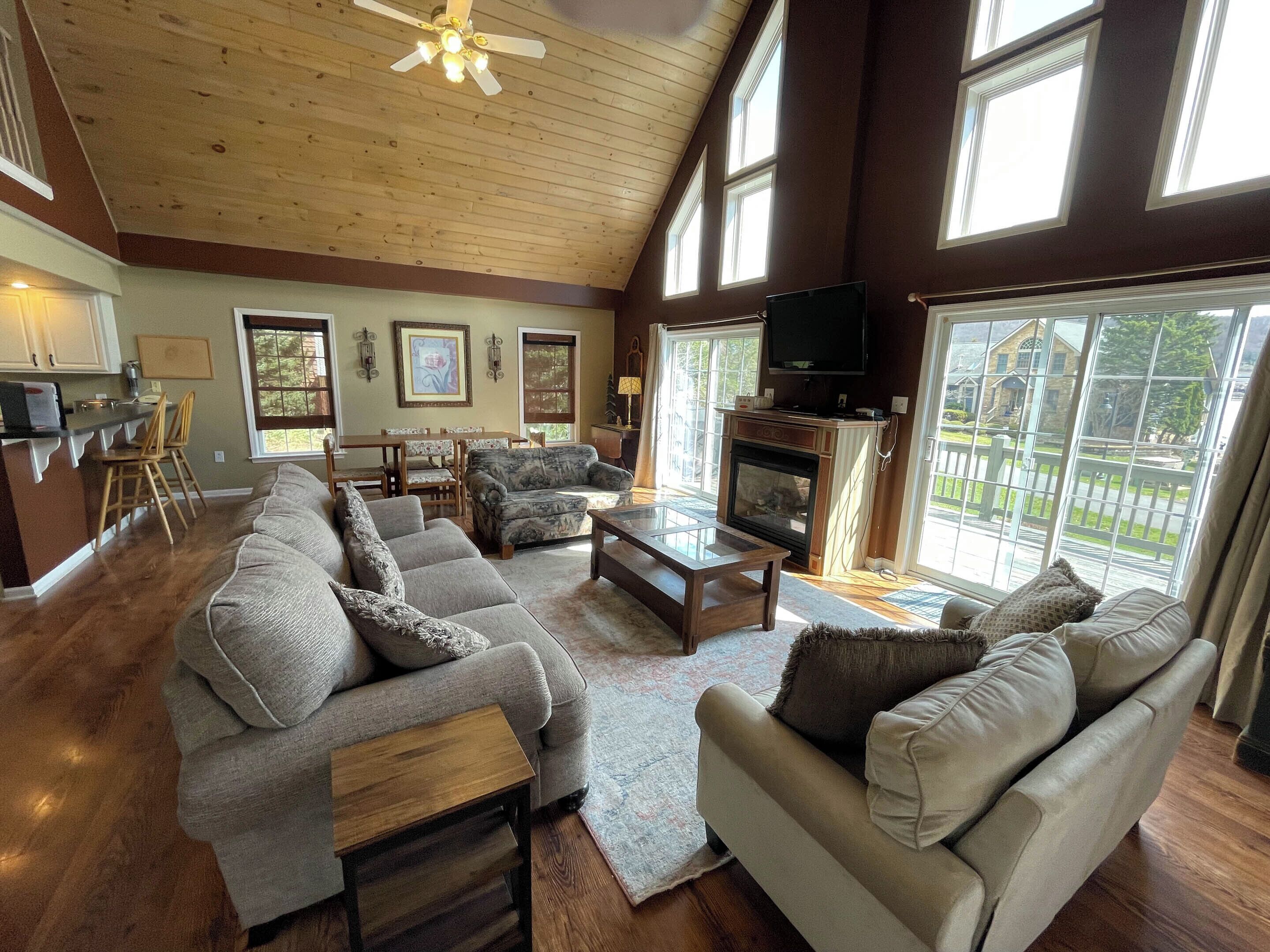 House (5 Bedrooms) | Front of property