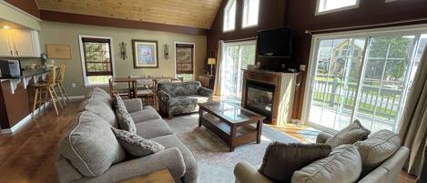 House (5 Bedrooms) | Front of property