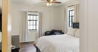 Brand New 2 BR Downtown Burlington! 302N