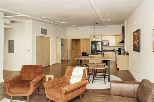 Brand New SPACIOUS 2 BR Downtown Burlington! Unit 302N