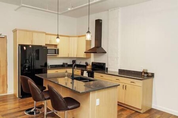 Fridge, microwave, oven, stovetop