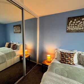 1 bedroom, iron/ironing board, WiFi, bed sheets - Welcoming 1BR Gloucester / Cheltenham (Abbeymead, Gloucester)